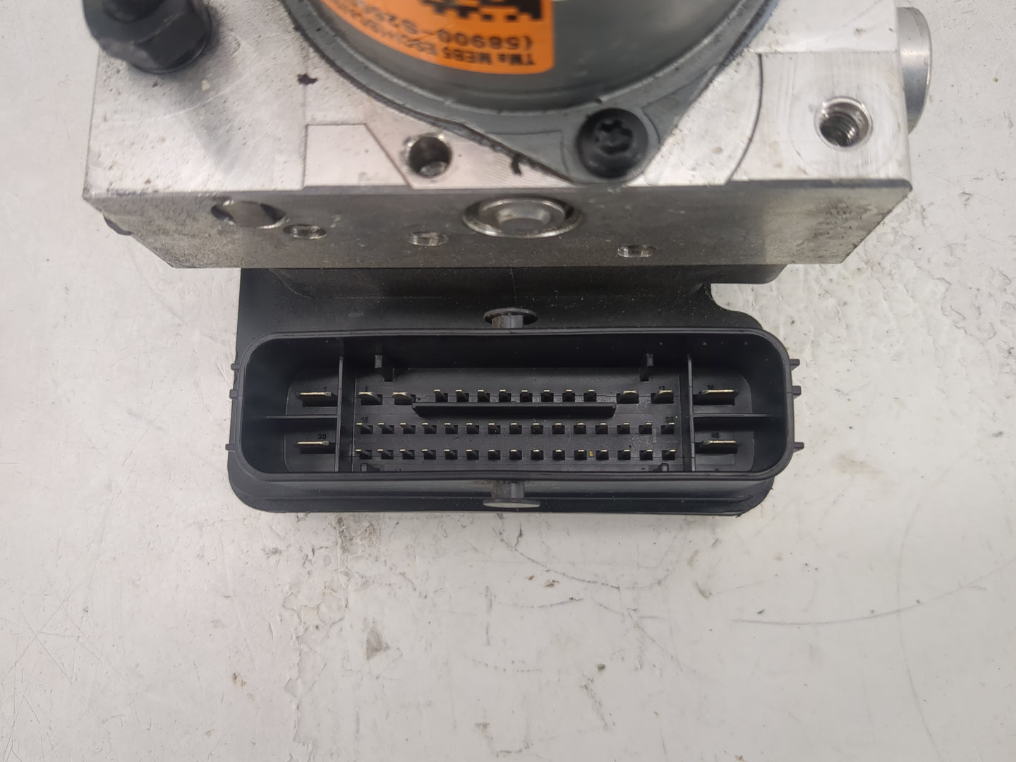 2019-2020 Hyundai Santa Fe ABS Pump Control Module Replacement P/N:58900-S2600 Fits Fits 2019 2020 OEM Used Auto Parts - Oem