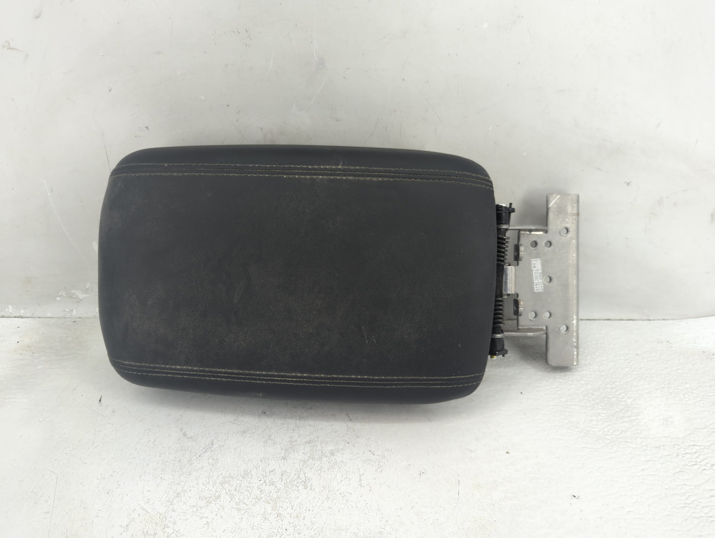 2020 Hyundai Santa Fe Center Console Armrest Cover Lid Fits OEM Used Auto Parts - Oemusedautoparts1.com