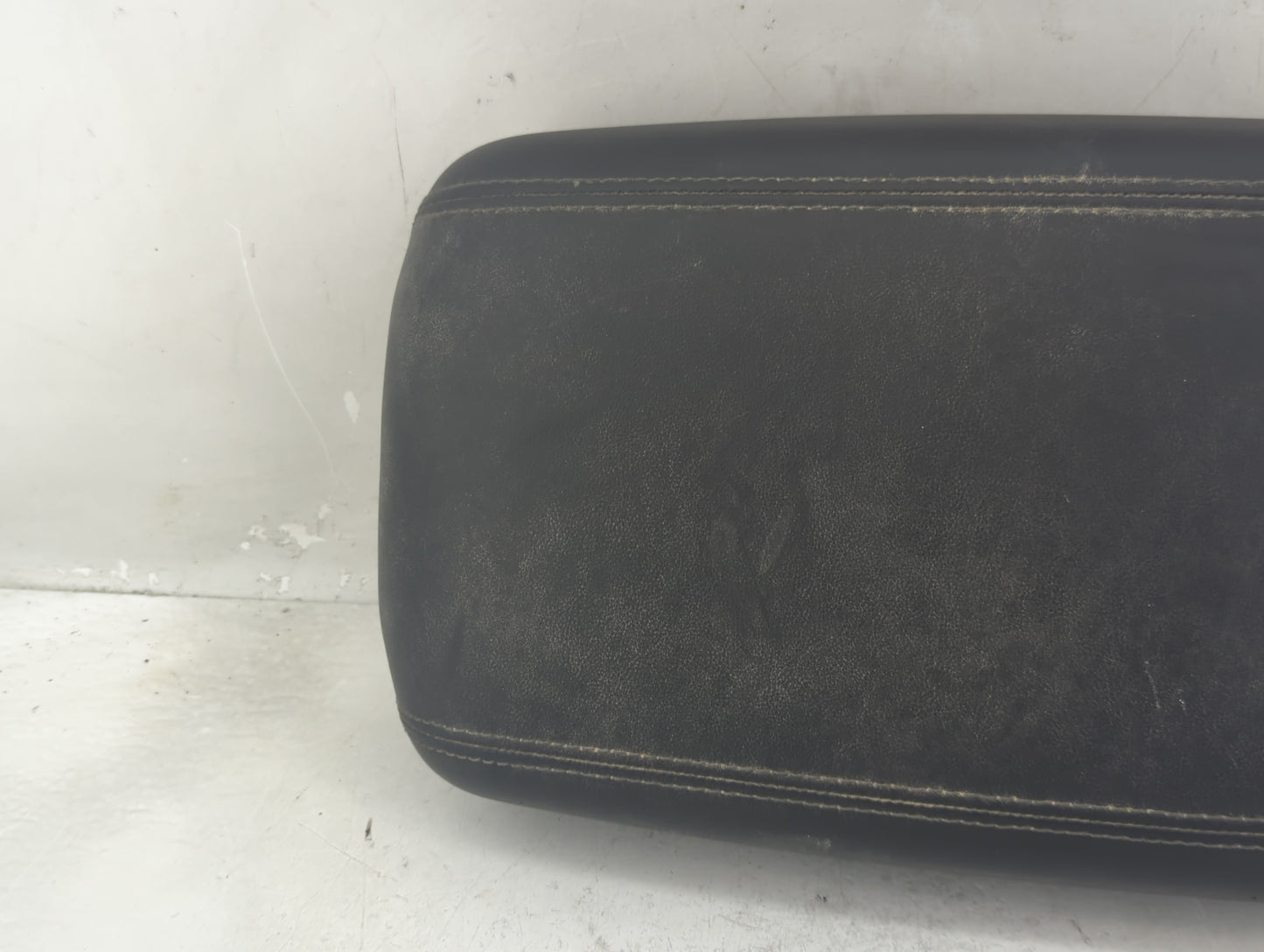2020 Hyundai Santa Fe Center Console Armrest Cover Lid Fits OEM Used Auto Parts - Oemusedautoparts1.com