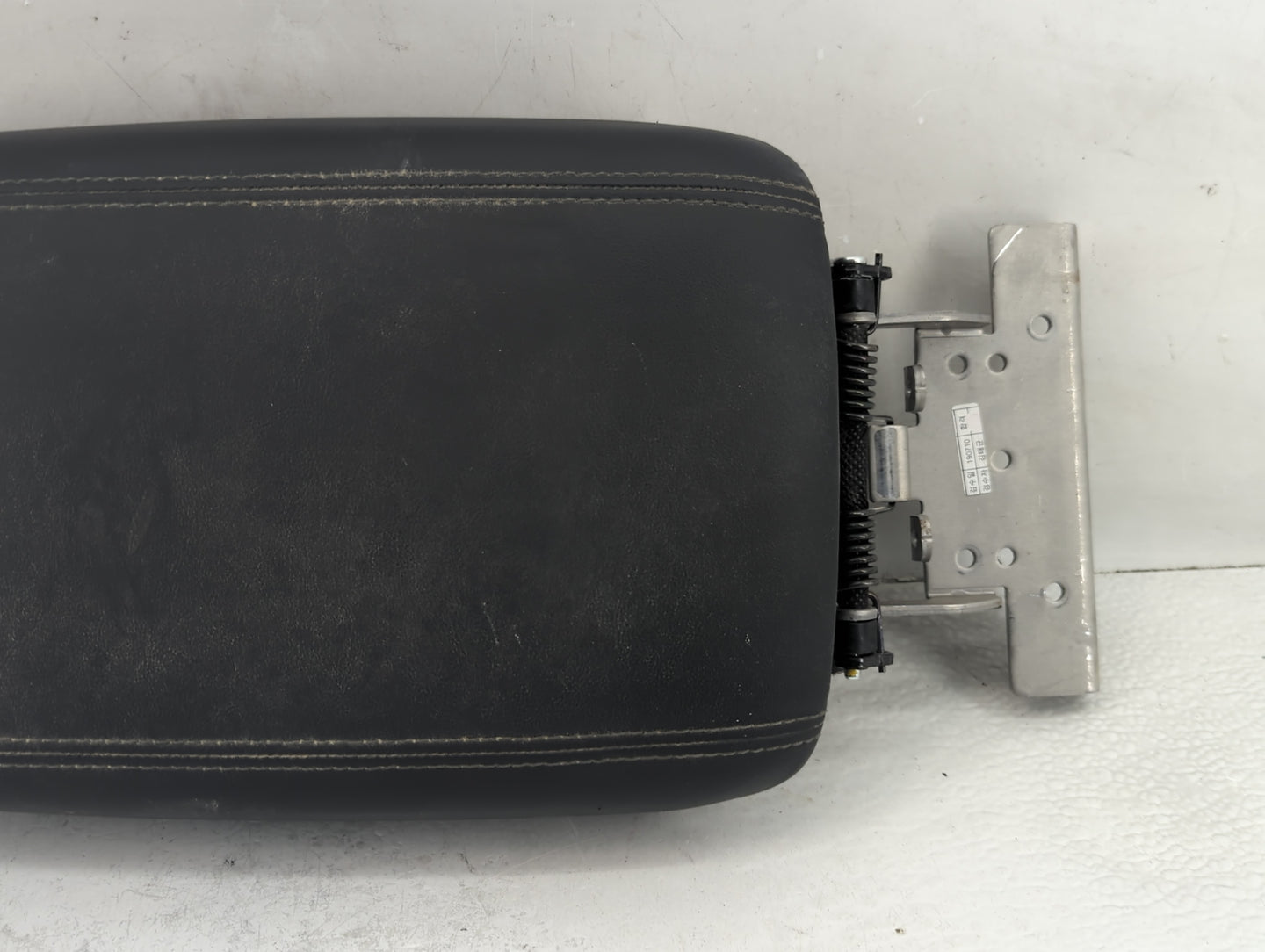 2020 Hyundai Santa Fe Center Console Armrest Cover Lid Fits OEM Used Auto Parts - Oemusedautoparts1.com