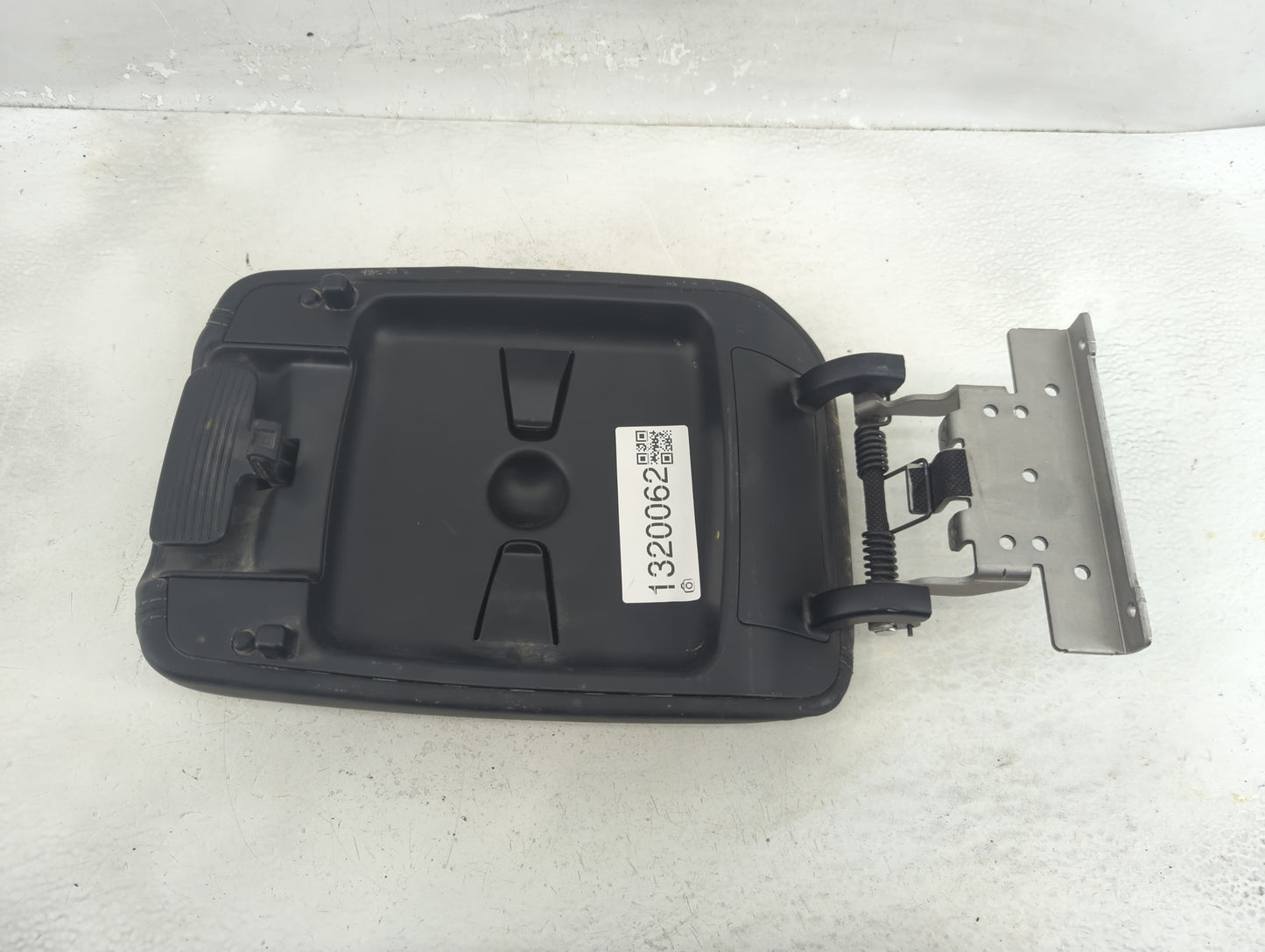 2020 Hyundai Santa Fe Center Console Armrest Cover Lid Fits OEM Used Auto Parts - Oemusedautoparts1.com