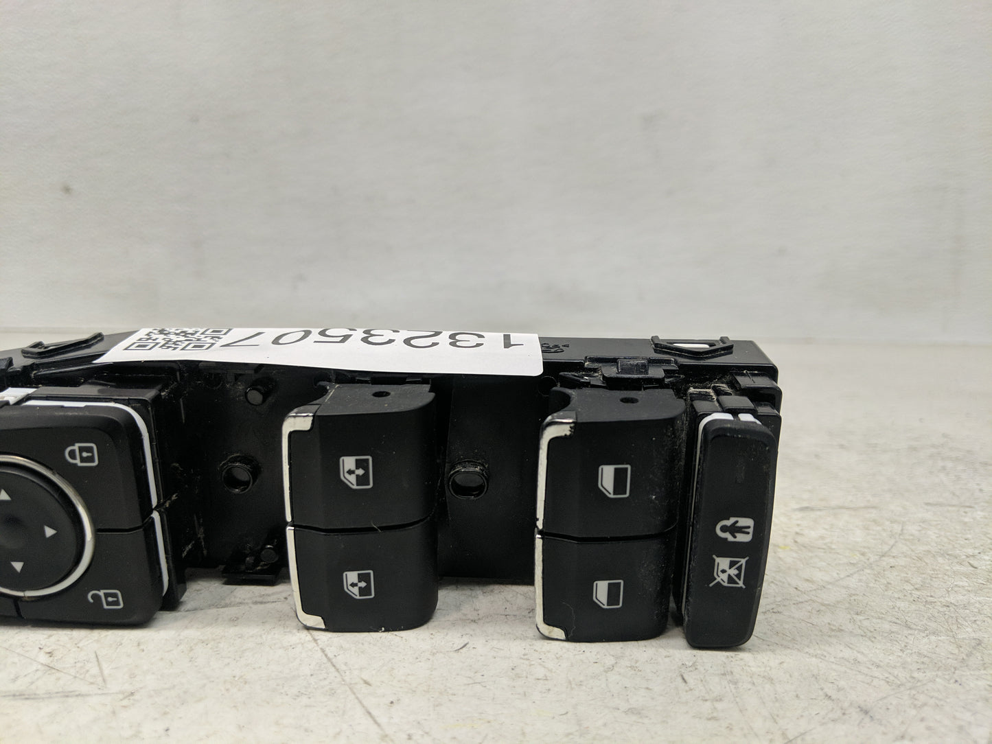 2019-2020 Hyundai Santa Fe Master Power Window Switch Replacement Driver Side Left P/N:93571S1130NNB Fits Fits 2019 2020 OEM