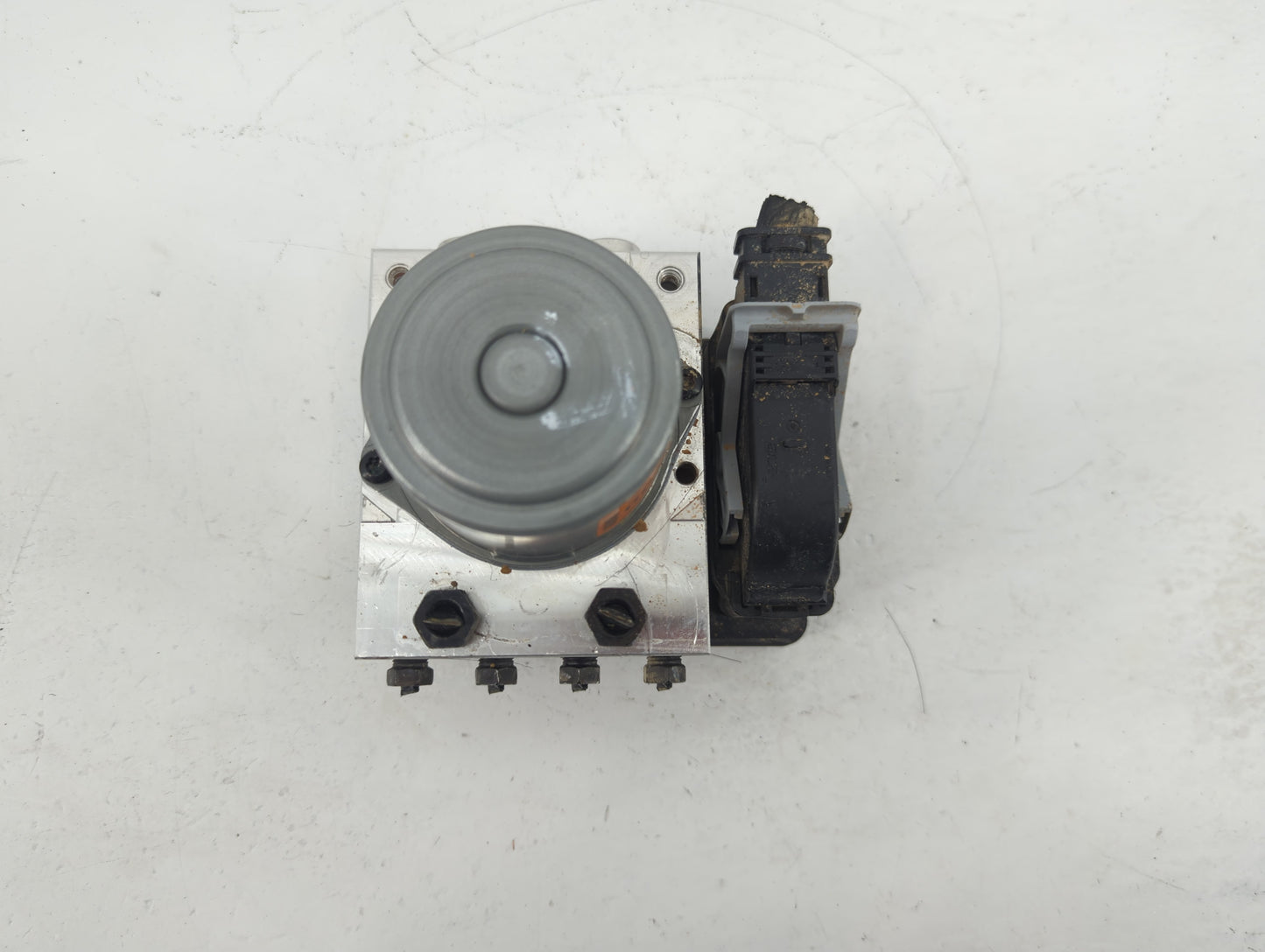 2019-2020 Hyundai Santa Fe ABS Pump Control Module Replacement P/N:58900-S2600 Fits Fits 2019 2020 OEM Used Auto Parts - Oem