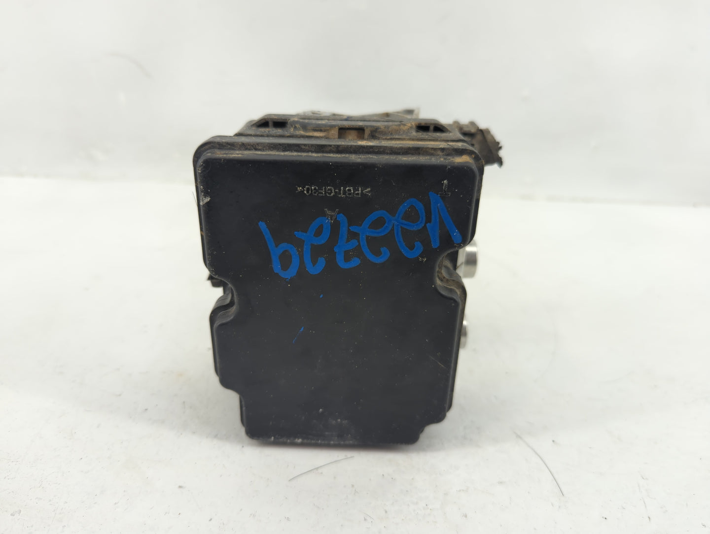 2019-2020 Hyundai Santa Fe ABS Pump Control Module Replacement P/N:58900-S2600 Fits Fits 2019 2020 OEM Used Auto Parts - Oem