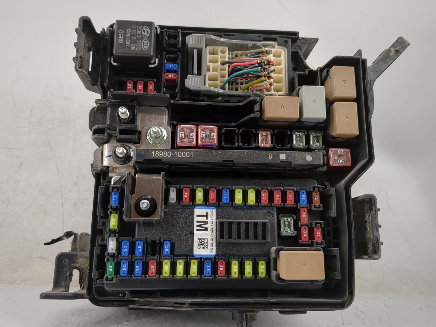 2019-2020 Hyundai Santa Fe Fusebox Fuse Box Panel Relay Module Fits Fits 2019 2020 OEM Used Auto Parts - Oemusedautoparts1.c