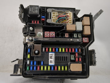 2019-2020 Hyundai Santa Fe Fusebox Fuse Box Panel Relay Module Fits Fits 2019 2020 OEM Used Auto Parts