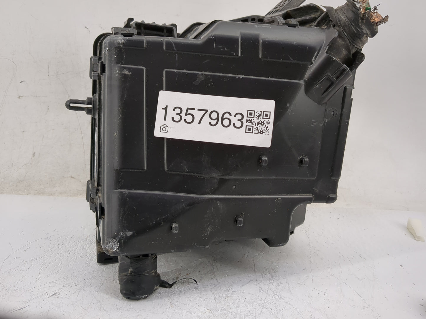2019-2020 Hyundai Santa Fe Fusebox Fuse Box Panel Relay Module Fits Fits 2019 2020 OEM Used Auto Parts - Oemusedautoparts1.c