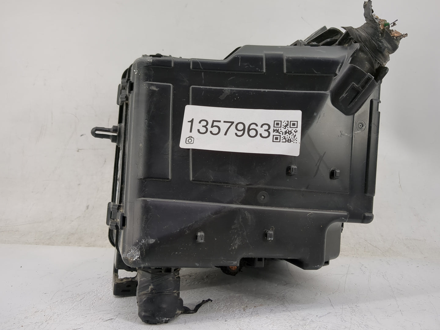 2019-2020 Hyundai Santa Fe Fusebox Fuse Box Panel Relay Module Fits Fits 2019 2020 OEM Used Auto Parts - Oemusedautoparts1.c