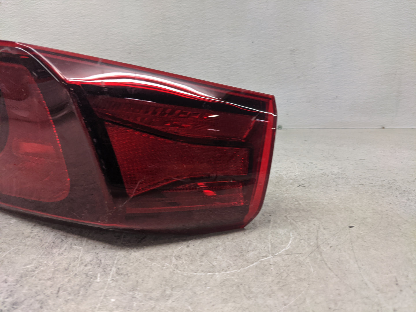 2019-2020 Hyundai Santa Fe Tail Light Assembly Passenger Right OEM Fits Fits 2019 2020 OEM Used Auto Parts - Oemusedautopart