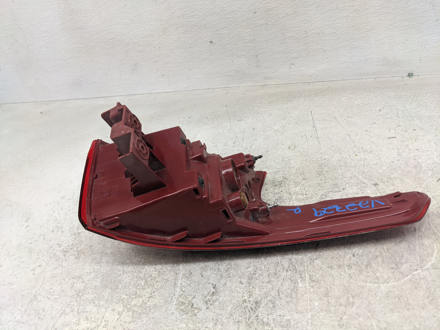 2019-2020 Hyundai Santa Fe Tail Light Assembly Passenger Right OEM Fits Fits 2019 2020 OEM Used Auto Parts - Oemusedautopart