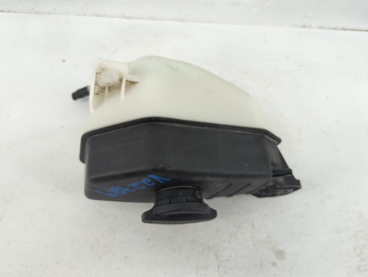2019 Hyundai Santa Fe Radiator Coolant Overflow Expansion Tank Bottle 1367093 - Oemusedautoparts1.com