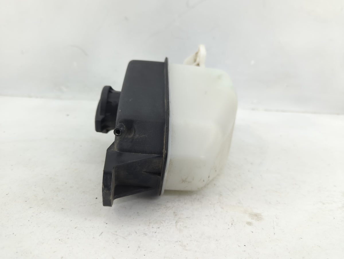 2019 Hyundai Santa Fe Radiator Coolant Overflow Expansion Tank Bottle 1367093 - Oemusedautoparts1.com