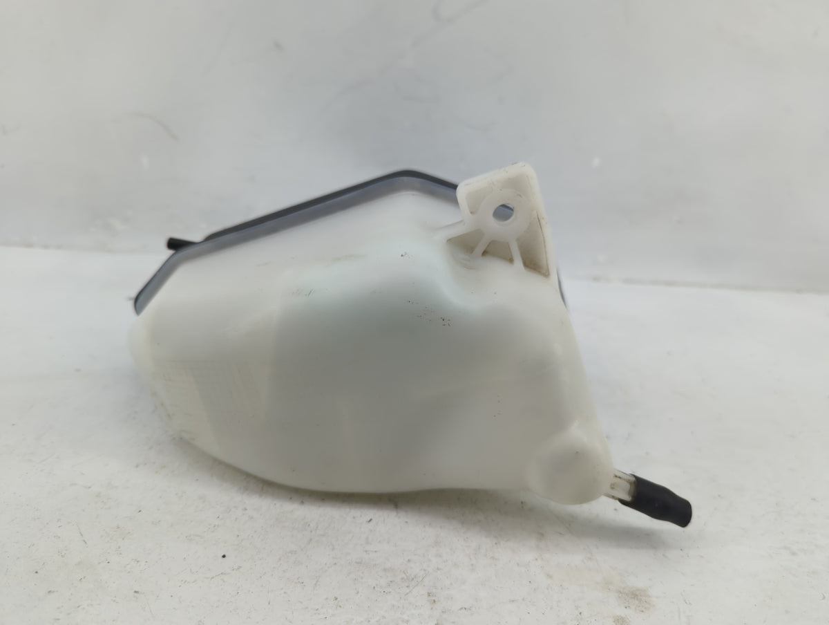 2019 Hyundai Santa Fe Radiator Coolant Overflow Expansion Tank Bottle 1367093 - Oemusedautoparts1.com