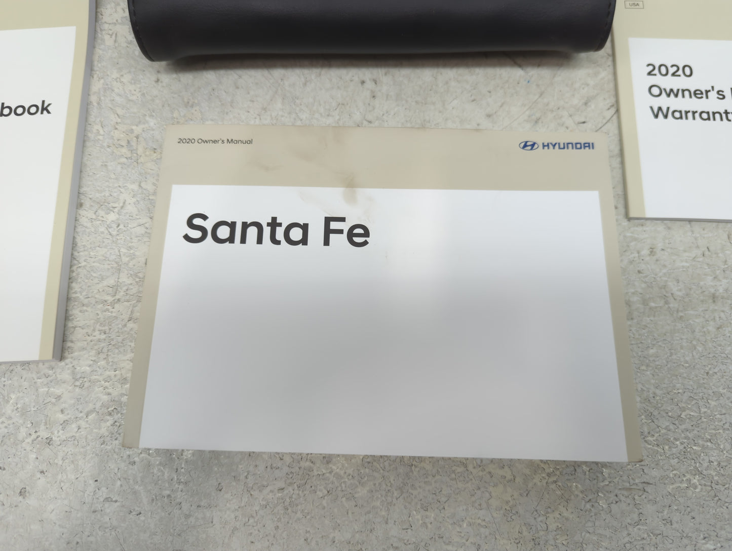 2020 Hyundai Santa Fe Owners Manual Book Guide P/N:LS2U-EU01E OEM Used Auto Parts - Oemusedautoparts1.com