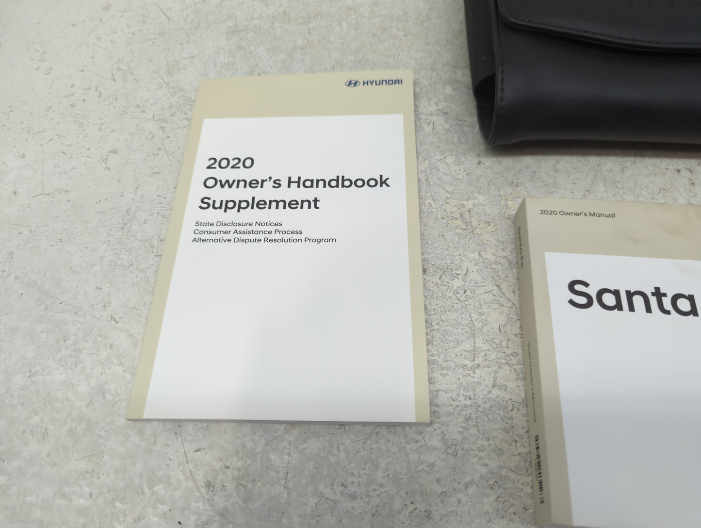 2020 Hyundai Santa Fe Owners Manual Book Guide P/N:LS2U-EU01E OEM Used Auto Parts - Oemusedautoparts1.com