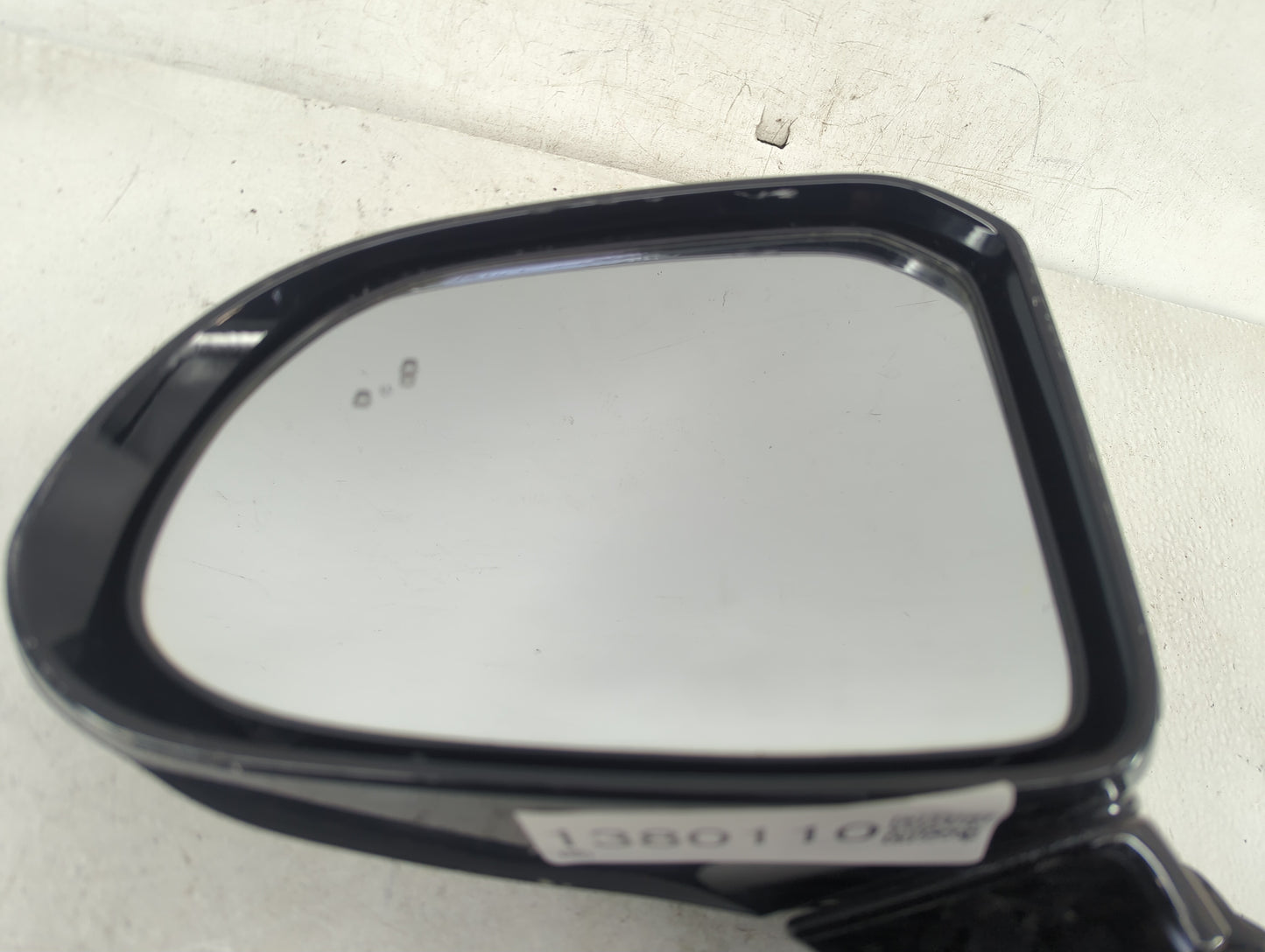 2020 Hyundai Santa Fe Driver Side View Mirror - Left Door Mirror OEM Used - Oemusedautoparts1.com