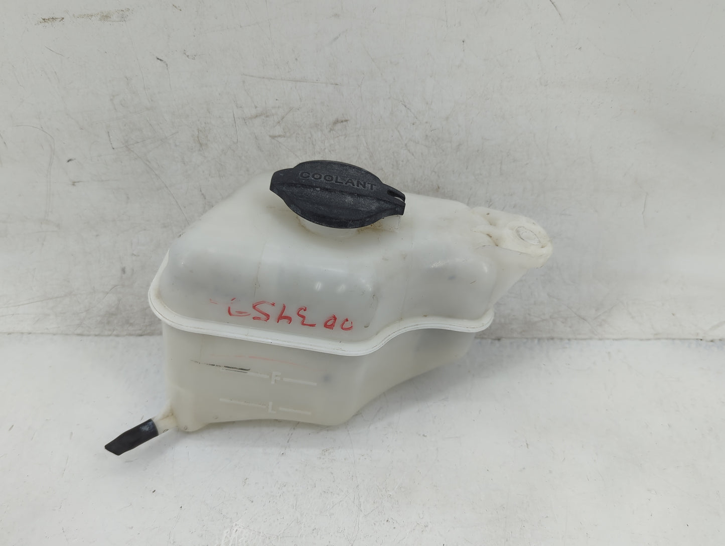 2019 Hyundai Santa Fe Radiator Coolant Overflow Expansion Tank Bottle 1391011 - Oemusedautoparts1.com