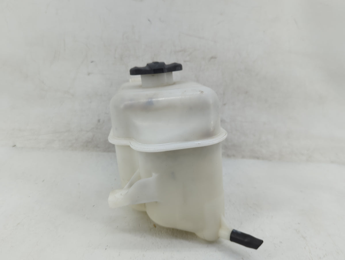 2019 Hyundai Santa Fe Radiator Coolant Overflow Expansion Tank Bottle 1391011 - Oemusedautoparts1.com