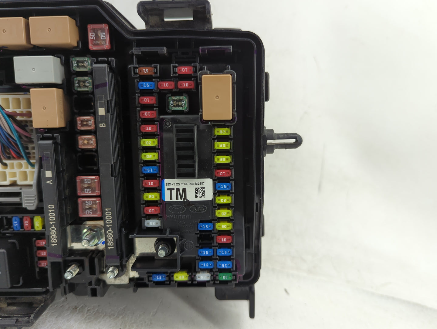 2019-2020 Hyundai Santa Fe Fusebox Fuse Box Panel Relay Module Fits Fits 2019 2020 OEM Used Auto Parts - Oemusedautoparts1.c