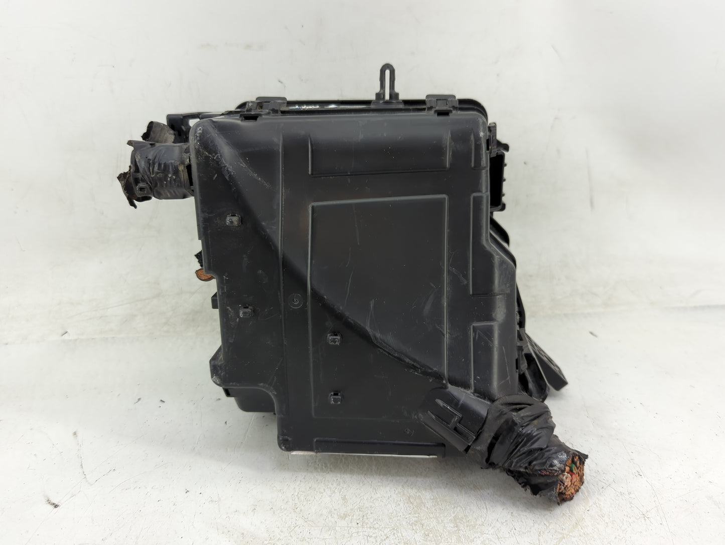 2019-2020 Hyundai Santa Fe Fusebox Fuse Box Panel Relay Module Fits Fits 2019 2020 OEM Used Auto Parts - Oemusedautoparts1.c