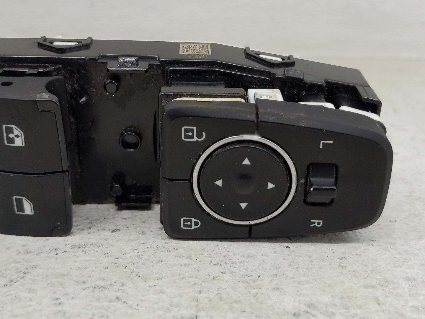 2019-2020 Hyundai Santa Fe Master Power Window Switch Replacement Driver Side Left P/N:93571S1050NNB Fits Fits 2019 2020 OEM
