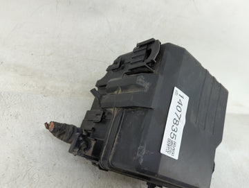 2019-2020 Hyundai Santa Fe Fusebox Fuse Box Panel Relay Module Fits Fits 2019 2020 OEM Used Auto Parts