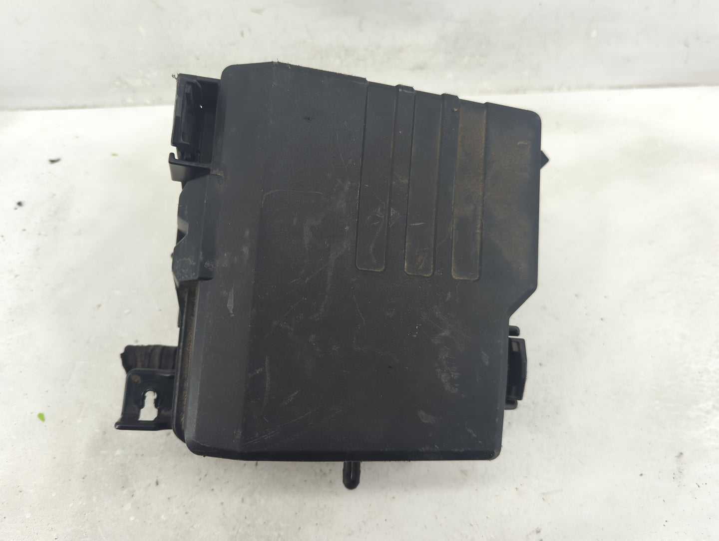 2019-2020 Hyundai Santa Fe Fusebox Fuse Box Panel Relay Module P/N:9120062400TA Fits Fits 2019 2020 OEM Used Auto Parts - Oe