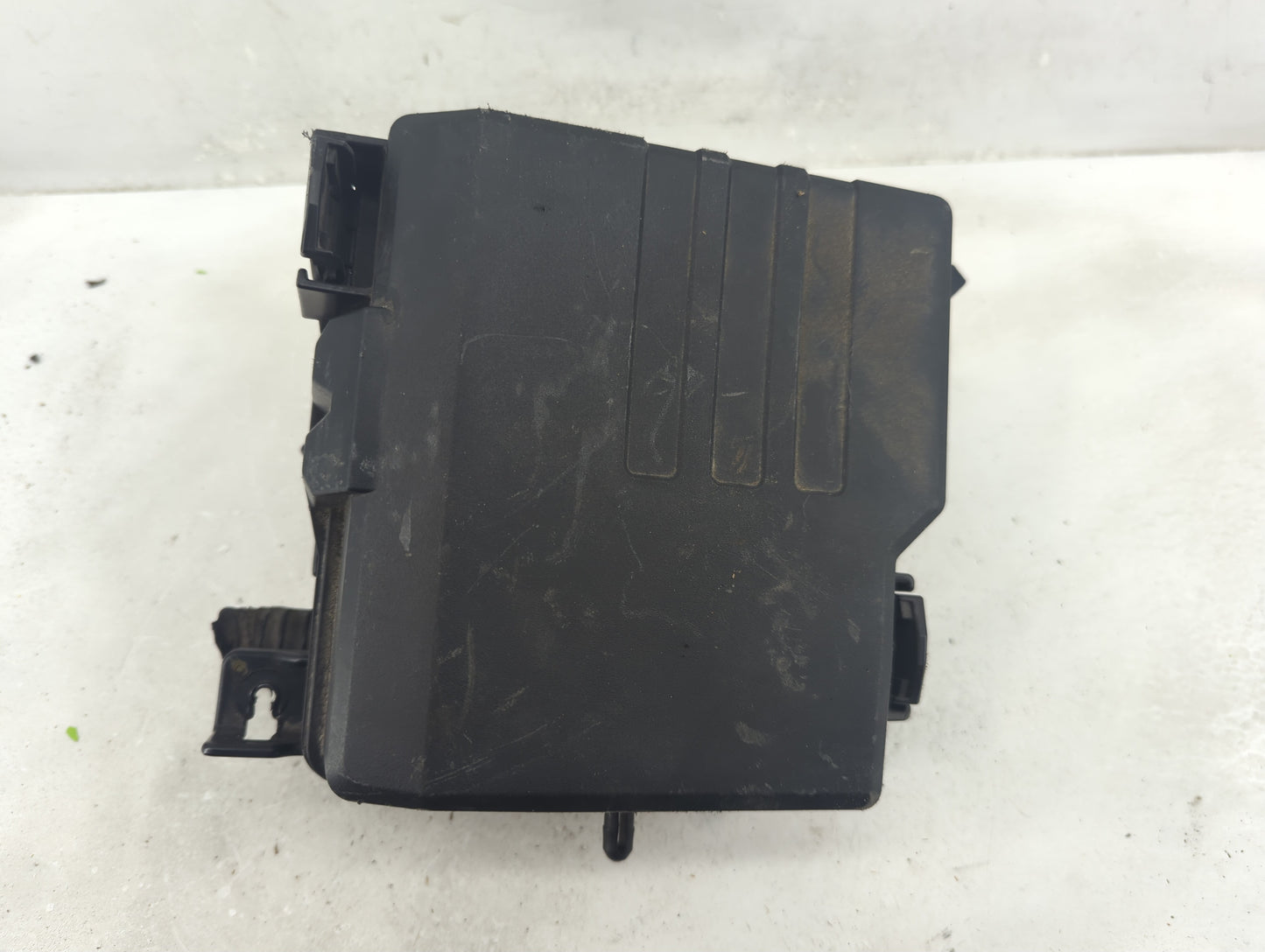 2019-2020 Hyundai Santa Fe Fusebox Fuse Box Panel Relay Module P/N:9120062400TA Fits Fits 2019 2020 OEM Used Auto Parts - Oe