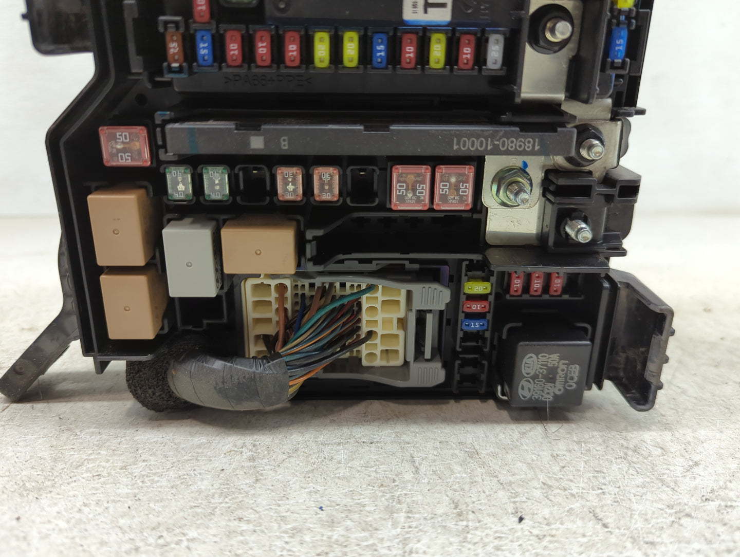 2019-2020 Hyundai Santa Fe Fusebox Fuse Box Panel Relay Module P/N:91959-S1000 9120062470TA Fits Fits 2019 2020 OEM Used Aut