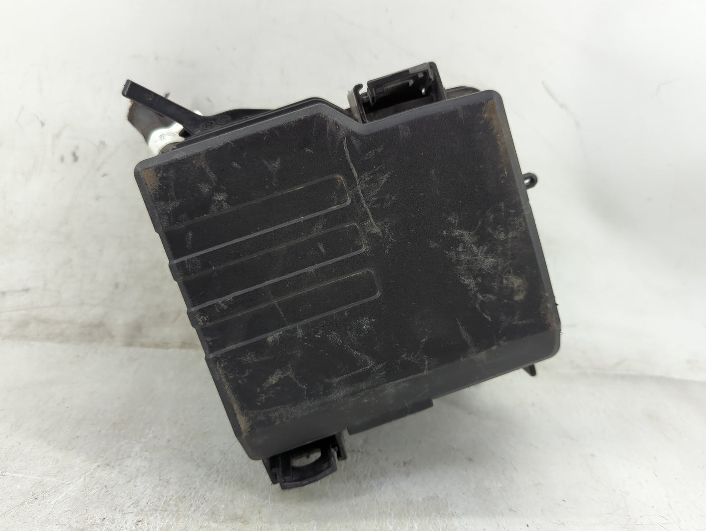 2019-2020 Hyundai Santa Fe Fusebox Fuse Box Panel Relay Module P/N:9120062470TA Fits Fits 2019 2020 OEM Used Auto Parts - Oe