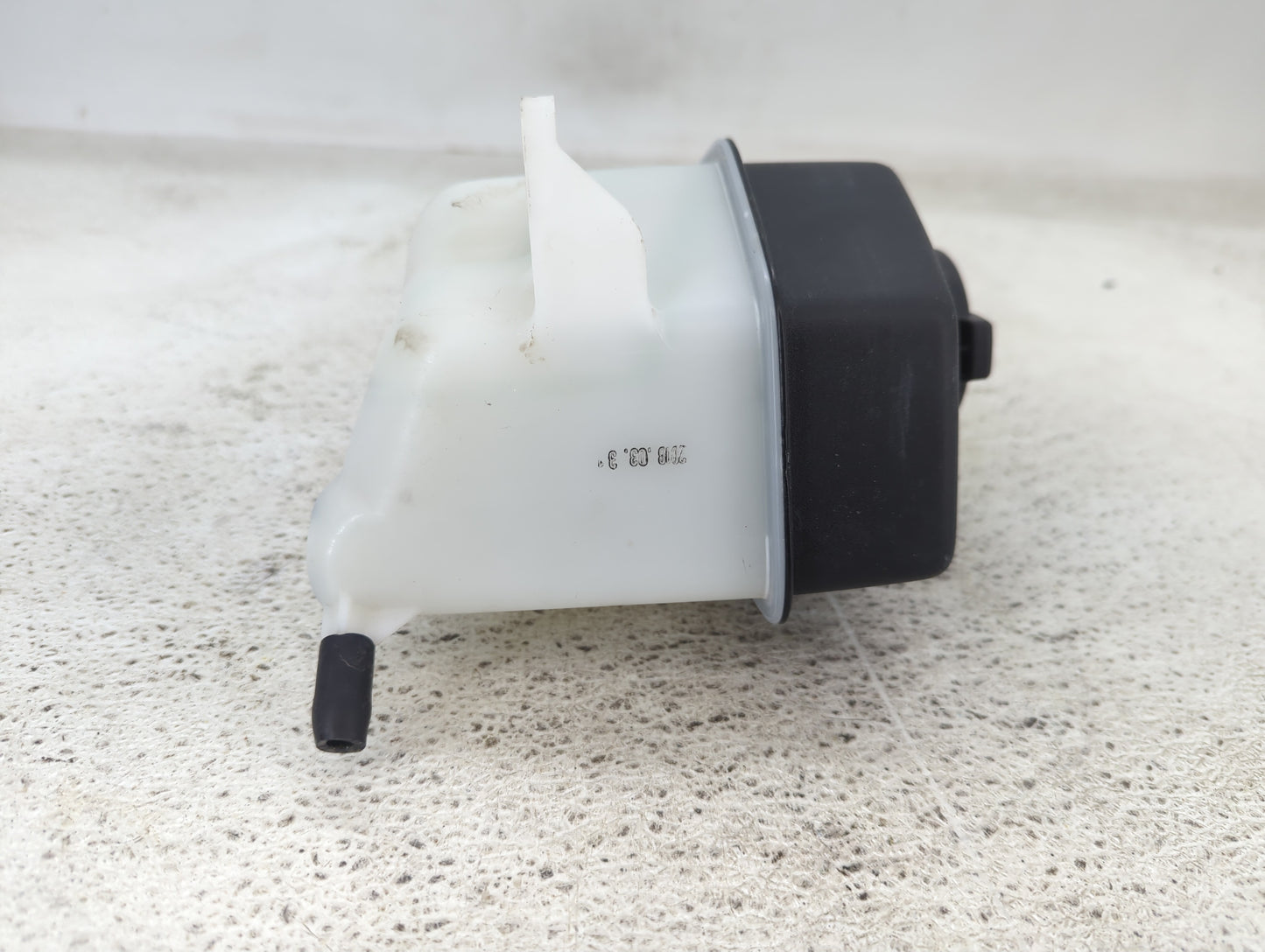 2019 Hyundai Santa Fe Radiator Coolant Overflow Expansion Tank Bottle 1432024 - Oemusedautoparts1.com