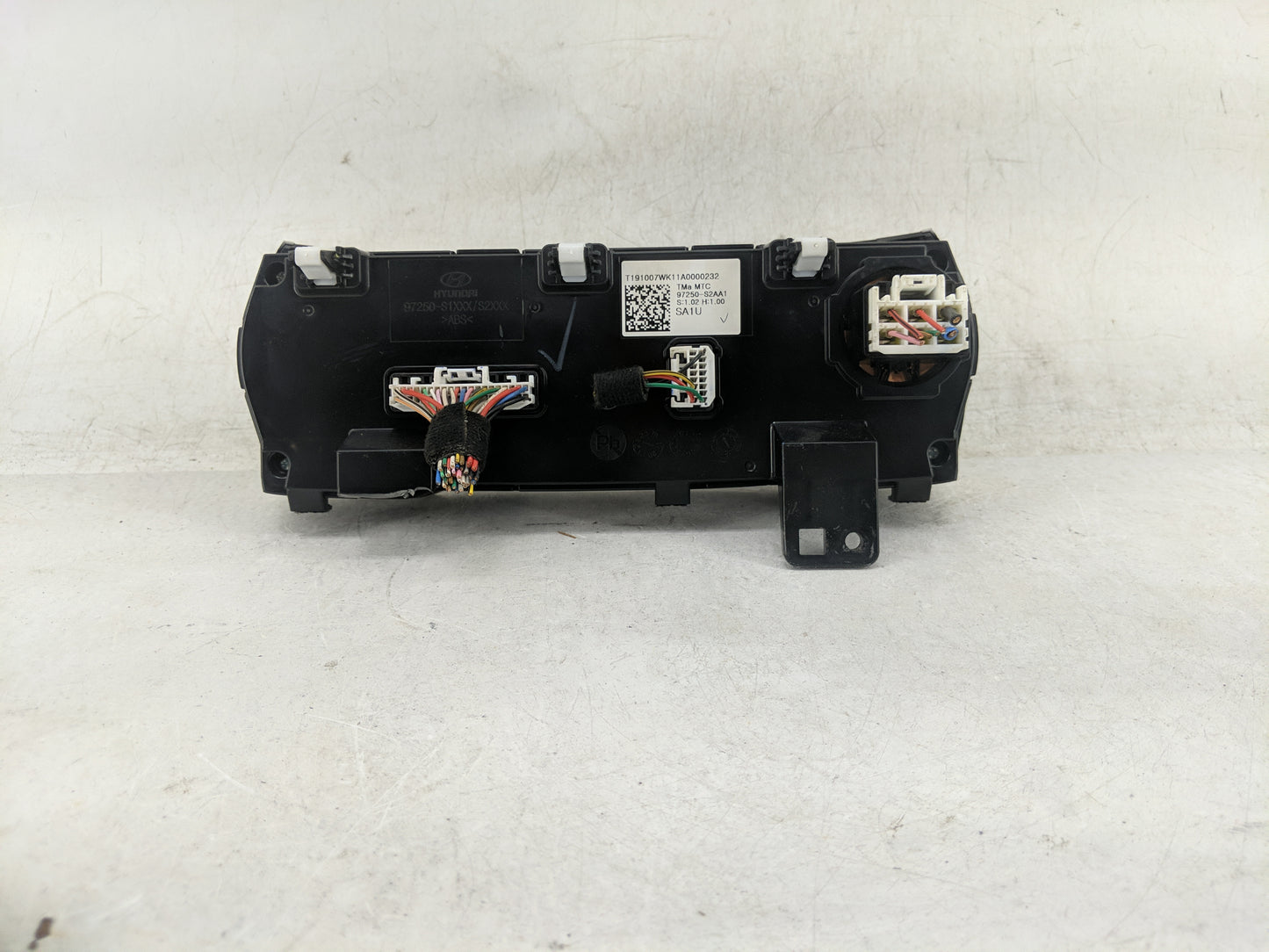 2020 Hyundai Santa Fe Climate Control Module Temperature AC/Heater Replacement P/N:97250-S2AA1 Fits OEM Used Auto Parts - Oe