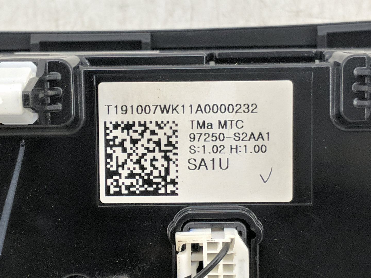 2020 Hyundai Santa Fe Climate Control Module Temperature AC/Heater Replacement P/N:97250-S2AA1 Fits OEM Used Auto Parts - Oe