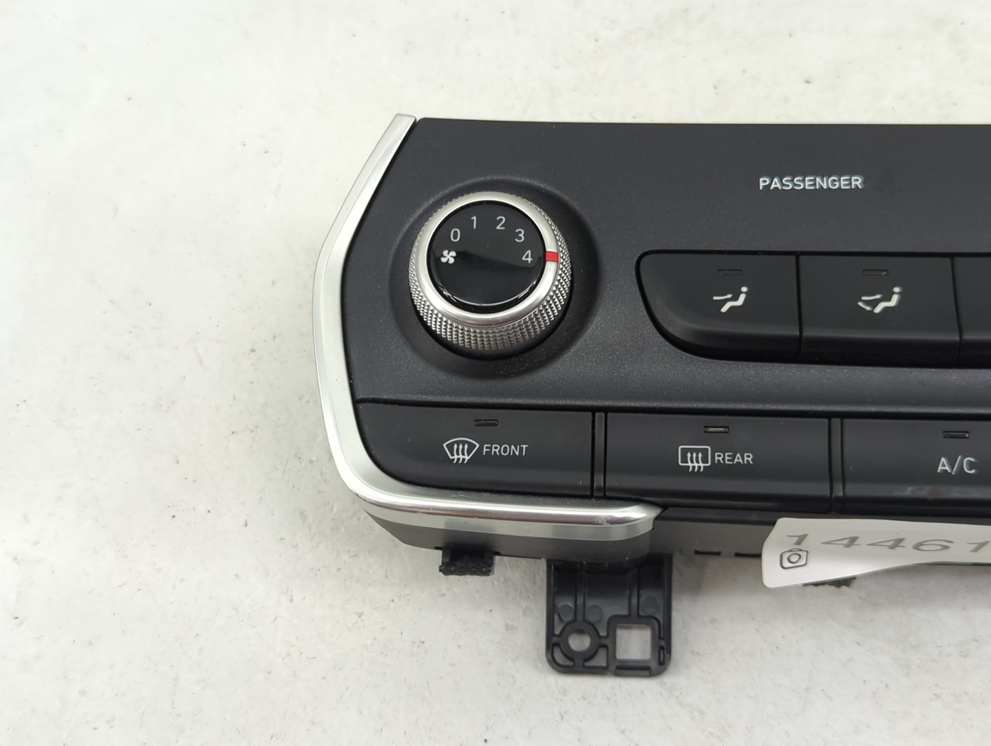 2020 Hyundai Santa Fe Climate Control Module Temperature AC/Heater Replacement P/N:97250-S2AA1 Fits OEM Used Auto Parts - Oe