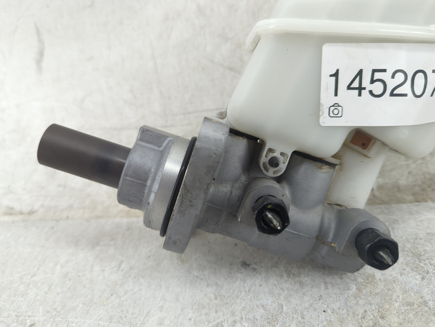 2019-2020 Hyundai Santa Fe Brake Master Cylinder 1452075 - Oemusedautoparts1.com
