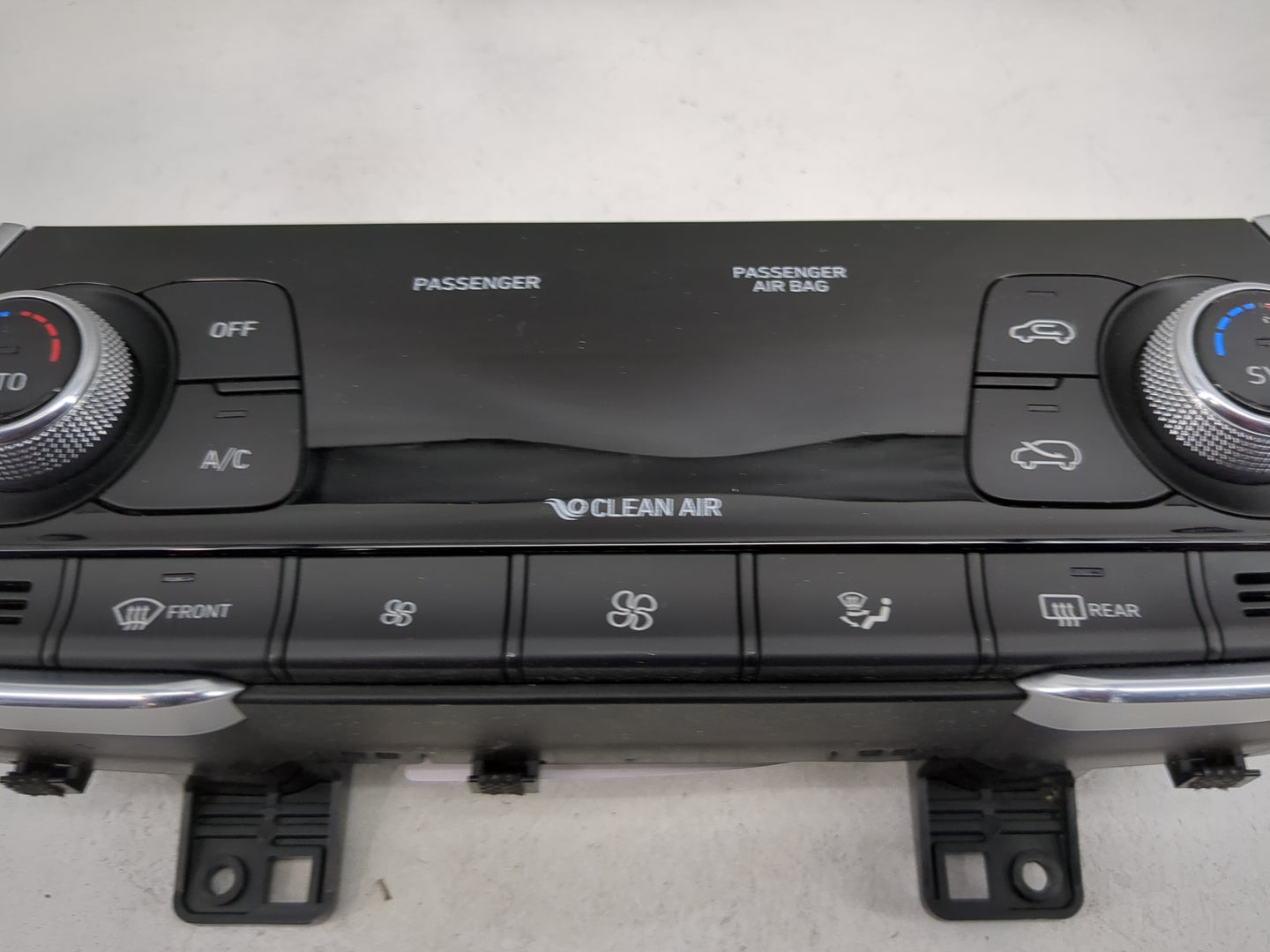 2020 Hyundai Santa Fe Climate Control Module Temperature AC/Heater Replacement P/N:97250-S2301 Fits OEM Used Auto Parts - Oe