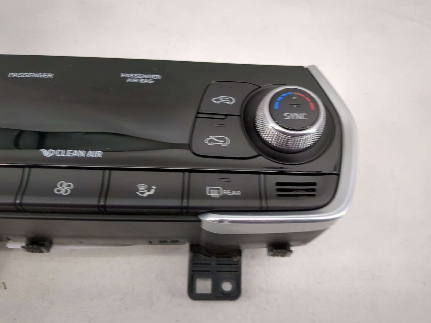 2020 Hyundai Santa Fe Climate Control Module Temperature AC/Heater Replacement P/N:97250-S2301 Fits OEM Used Auto Parts - Oe