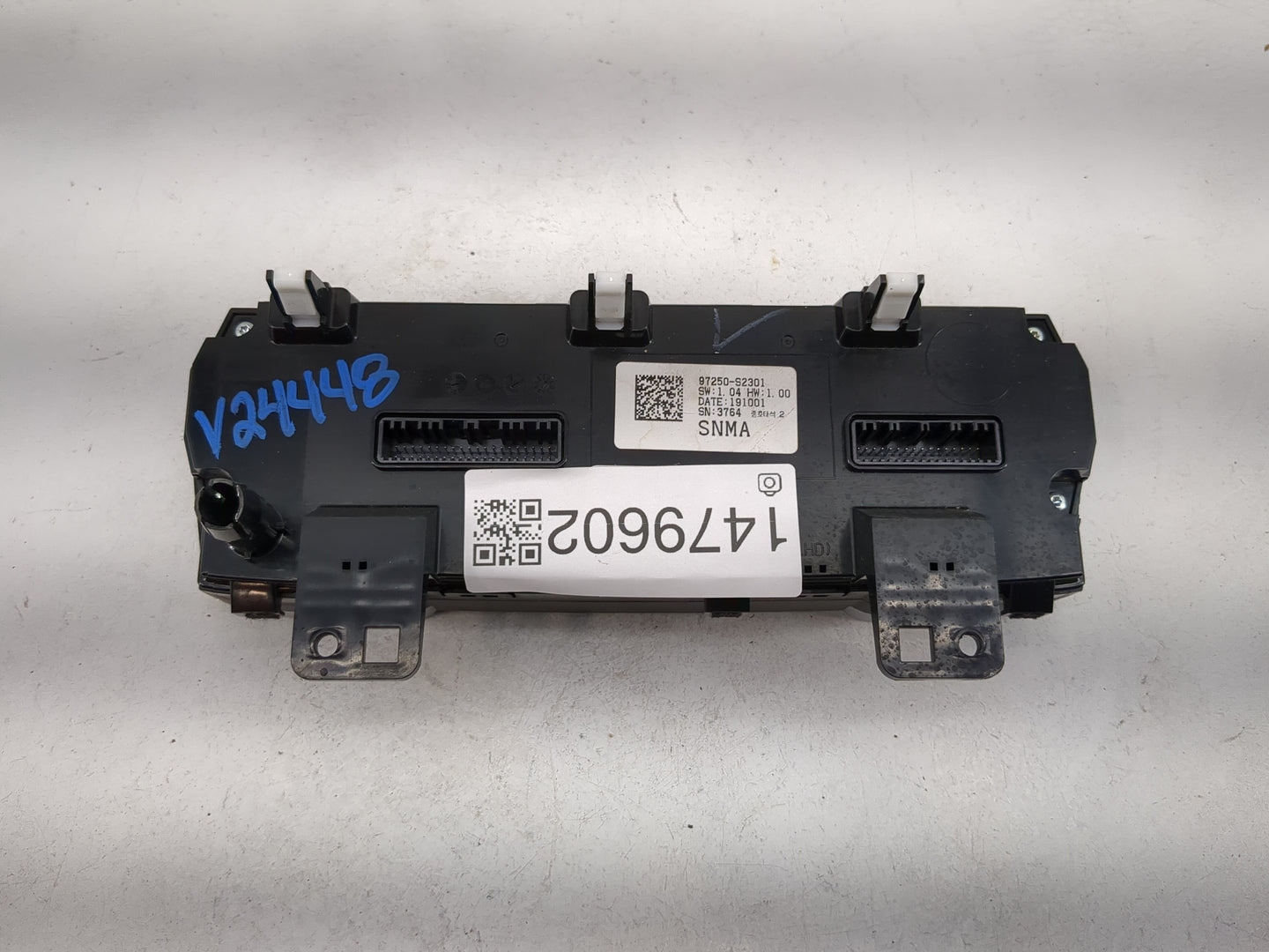 2020 Hyundai Santa Fe Climate Control Module Temperature AC/Heater Replacement P/N:97250-S2301 Fits OEM Used Auto Parts - Oe