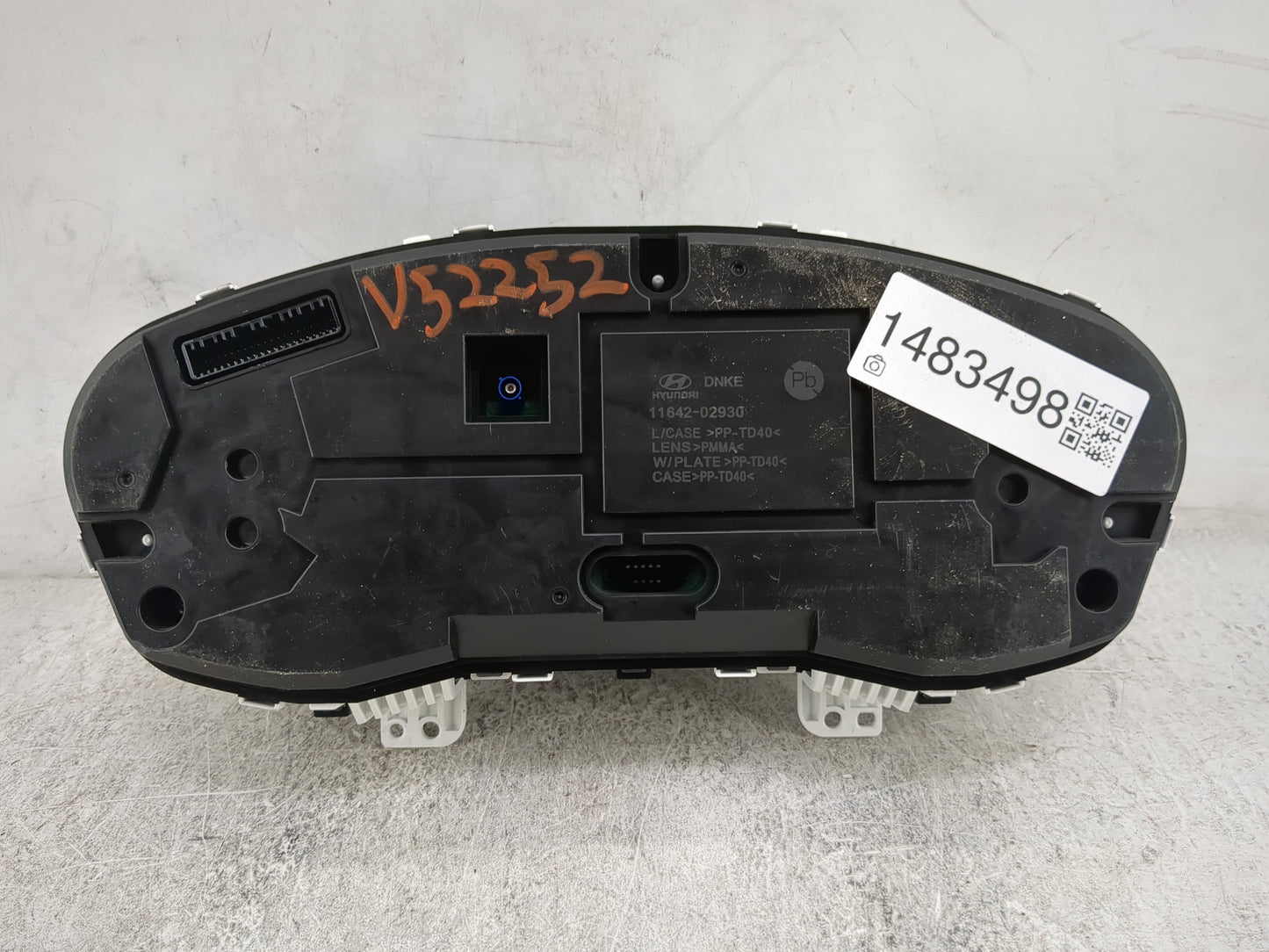 2020 Hyundai Santa Fe Instrument Cluster Speedometer Gauges P/N:94031-S2000 11004-33202DA, 11642-02930 Miles: Fits OEM Used 