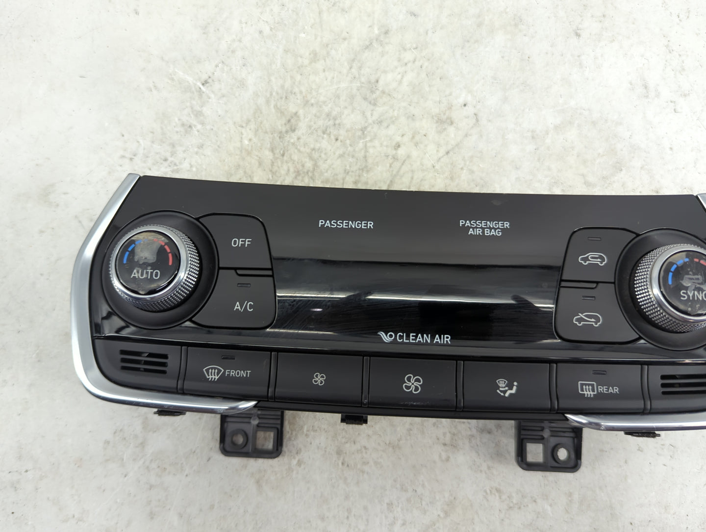 2020 Hyundai Santa Fe Climate Control Module Temperature AC/Heater Replacement P/N:97250-S2301 Fits OEM Used Auto Parts - Oe
