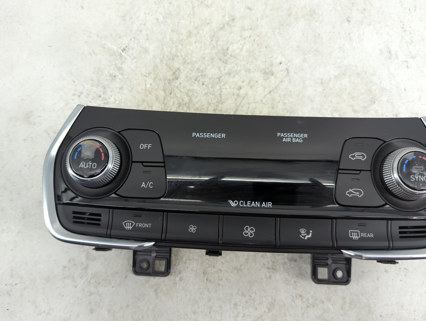 2020 Hyundai Santa Fe Climate Control Module Temperature AC/Heater Replacement P/N:97250-S2301 Fits OEM Used Auto Parts - Oe