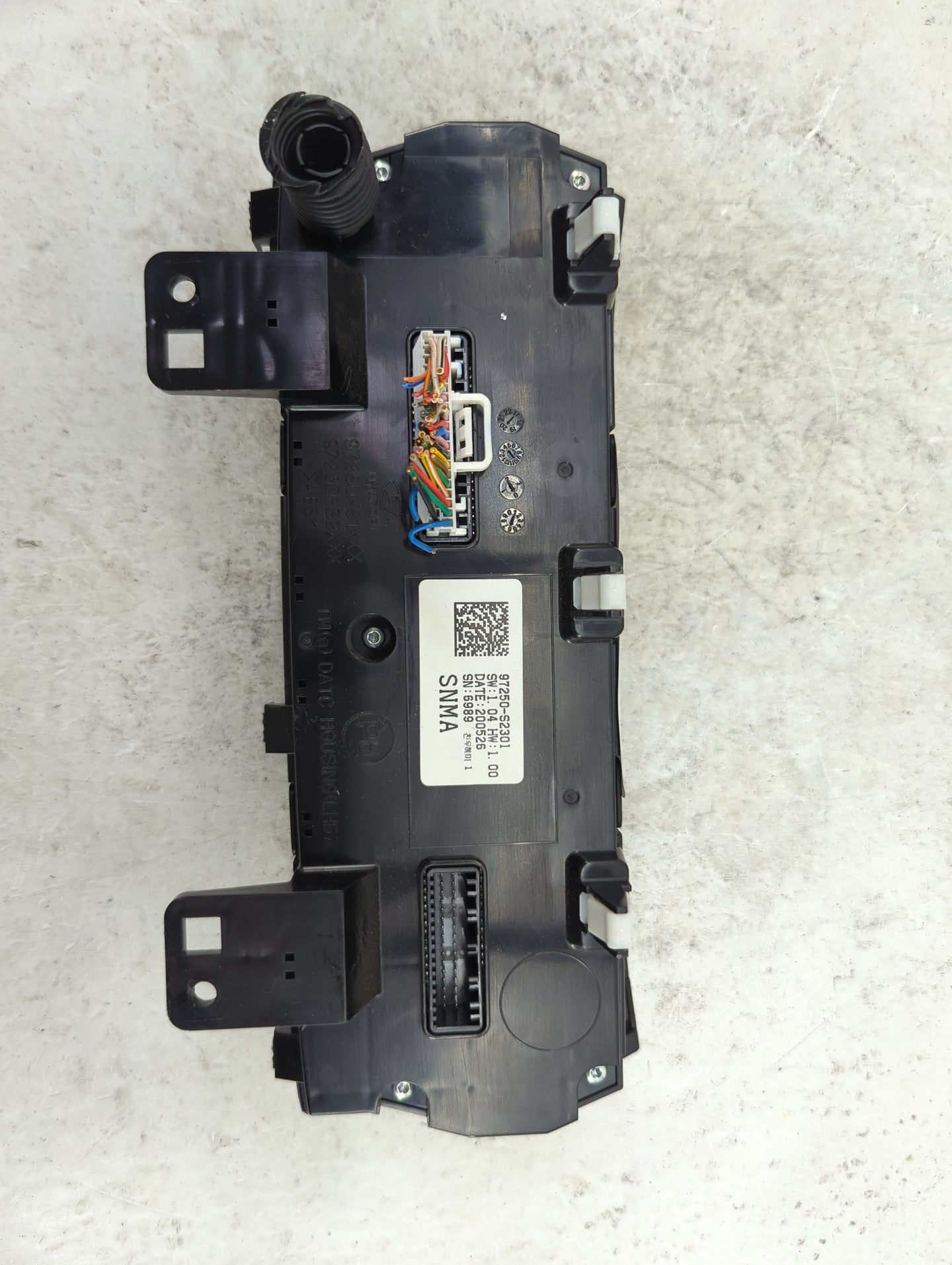 2020 Hyundai Santa Fe Climate Control Module Temperature AC/Heater Replacement P/N:97250-S2301 Fits OEM Used Auto Parts - Oe