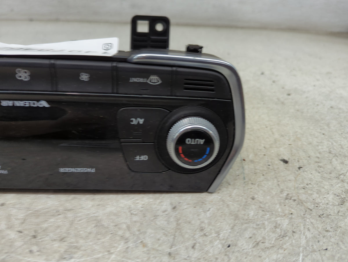 2020 Hyundai Santa Fe Climate Control Module Temperature AC/Heater Replacement P/N:97250-S2301 Fits OEM Used Auto Parts - Oe