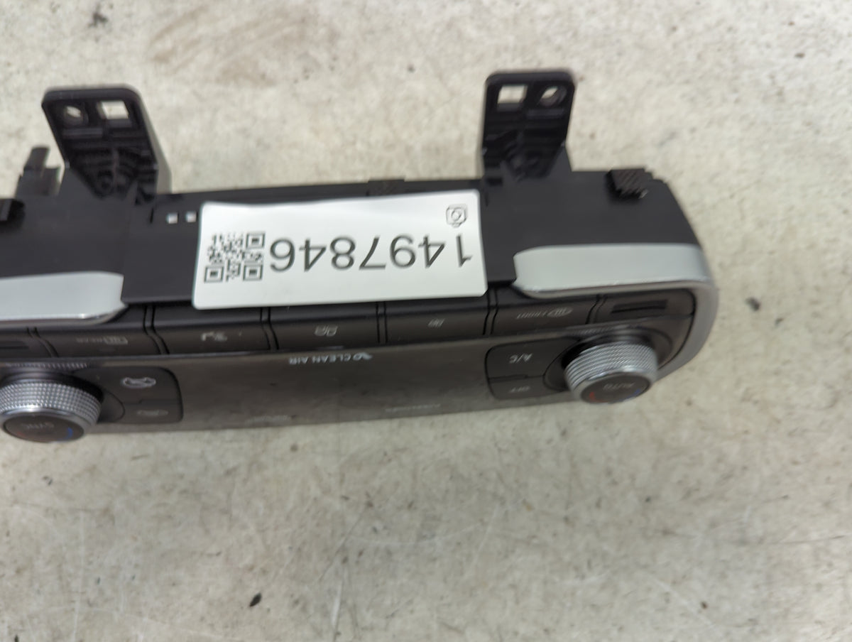 2020 Hyundai Santa Fe Climate Control Module Temperature AC/Heater Replacement P/N:97250-S2301 Fits OEM Used Auto Parts - Oe