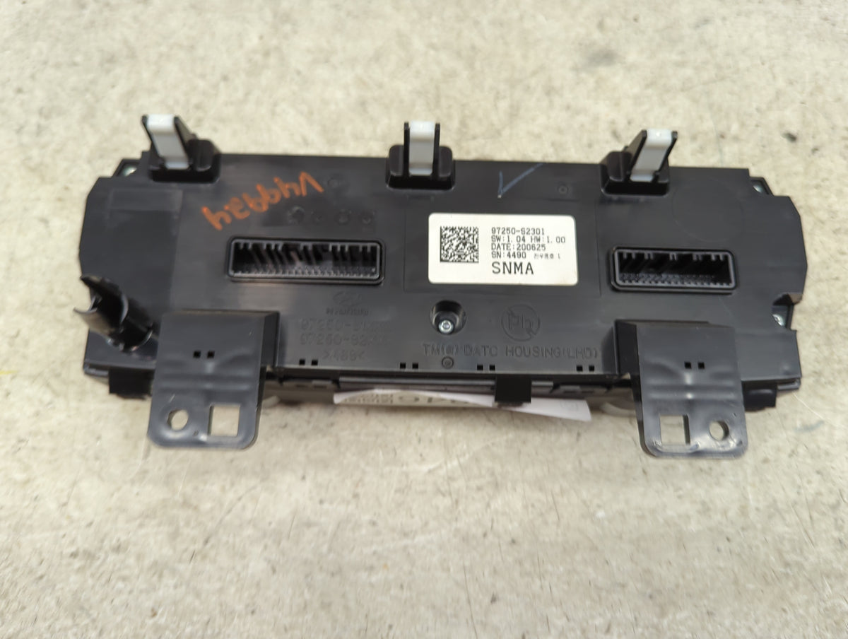 2020 Hyundai Santa Fe Climate Control Module Temperature AC/Heater Replacement P/N:97250-S2301 Fits OEM Used Auto Parts - Oe