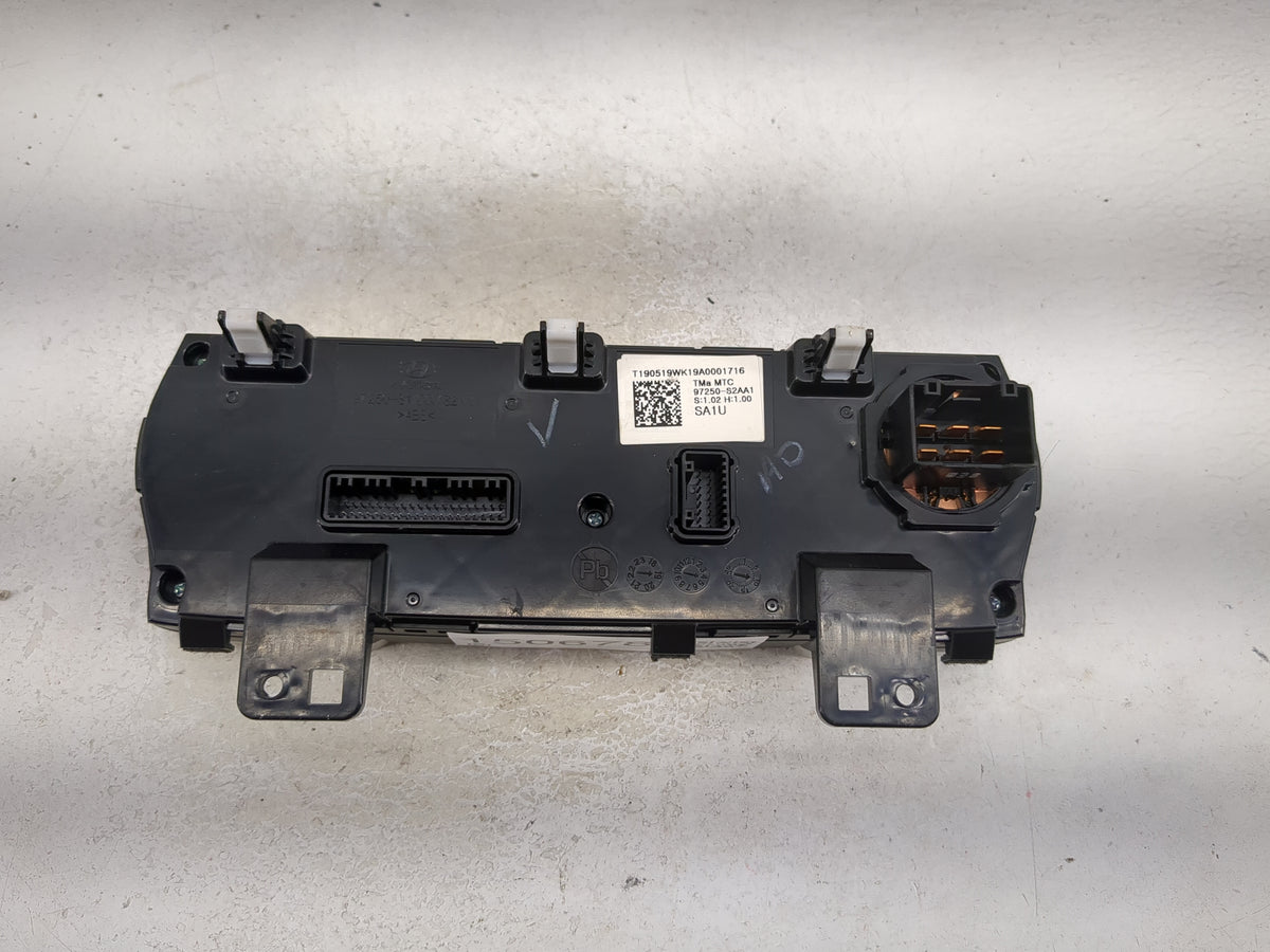 2020 Hyundai Santa Fe Climate Control Module Temperature AC/Heater Replacement P/N:97250-S2AA1 Fits OEM Used Auto Parts - Oe
