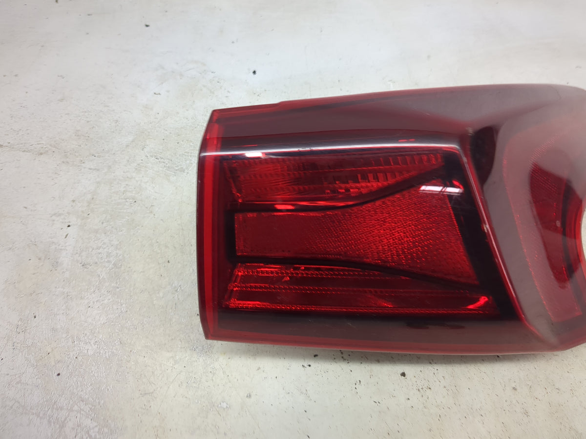 2019-2020 Hyundai Santa Fe Tail Light Assembly Passenger Right OEM Fits Fits 2019 2020 OEM Used Auto Parts - Oemusedautopart