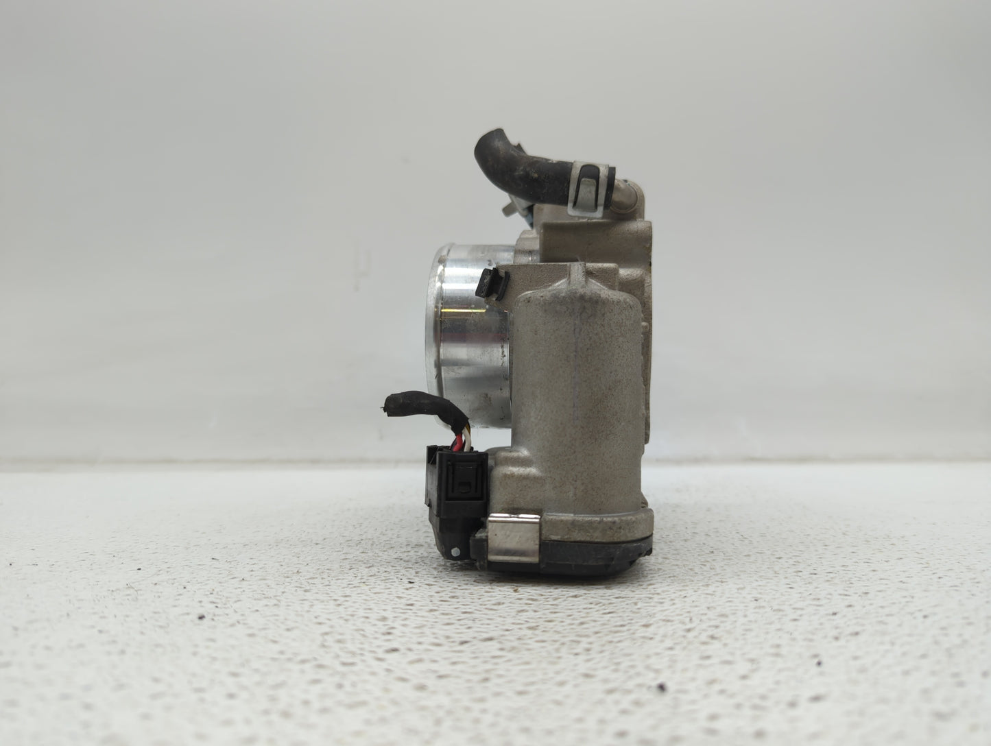 2020 Hyundai Santa Fe Throttle Body P/N:0 280 750 618 35100-2G600 Fits Fits 2015 2016 2017 2018 2019 OEM Used Auto Parts - O