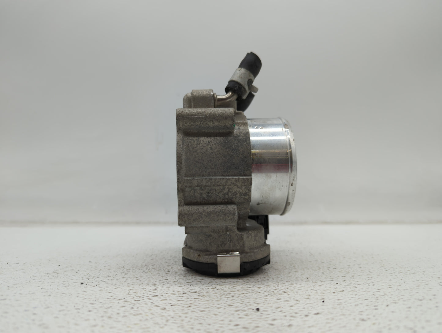 2020 Hyundai Santa Fe Throttle Body P/N:0 280 750 618 35100-2G600 Fits Fits 2015 2016 2017 2018 2019 OEM Used Auto Parts - O