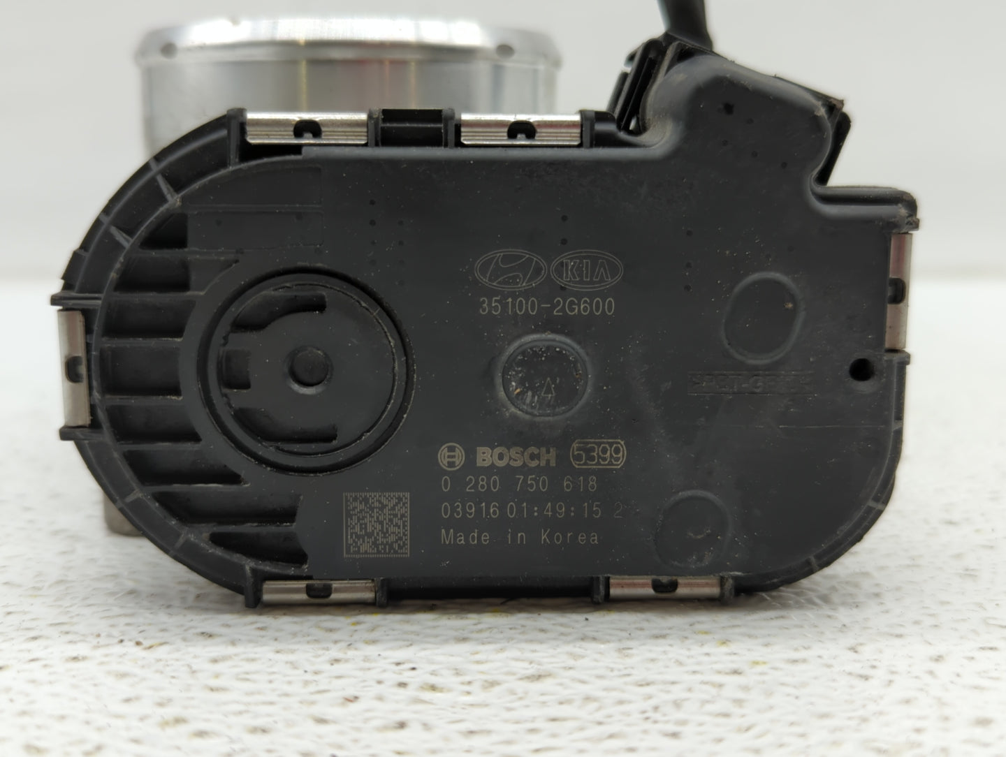 2020 Hyundai Santa Fe Throttle Body P/N:0 280 750 618 35100-2G600 Fits Fits 2015 2016 2017 2018 2019 OEM Used Auto Parts - O